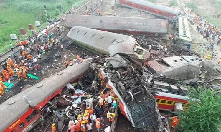 रेल दुर्घटनामा सीबीआई ३ रेलवे कर्मचारीलाई पक्राउ