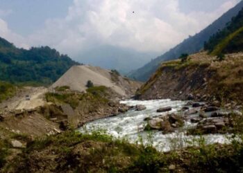 भोटेकोसीमा पानी बढेकाले सचेत रहन आग्रह