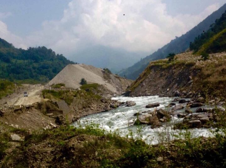 भोटेकोसीमा पानी बढेकाले सचेत रहन आग्रह