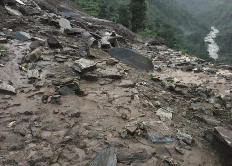 भारतमा पहिरोमा परी पश्चिम रुकुमका एकै परिवारका तीन जनाको निधन