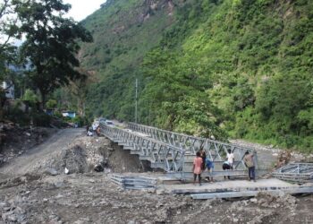 दुई हप्तामै जडान भयो भुरुङ्गखोलामा बेलीब्रिज