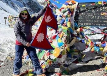 अभिनेत्री दीया पुनले अफ्रिकाको सबैभन्दा अग्लो हिमाल किलिमन्जारोको आरोहण गर्ने