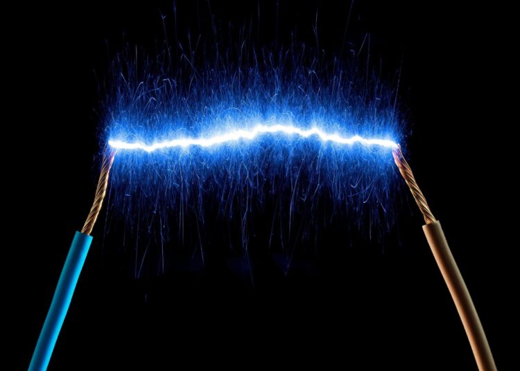 करेन्ट लागेर तनहुँमा ३ जना घाइते