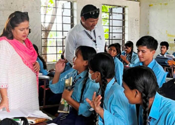 आँखा पाक्ने रोगको सङ्क्रमण फैलिएपछि नेपालगञ्ज र खजुराका विद्यालय बन्द