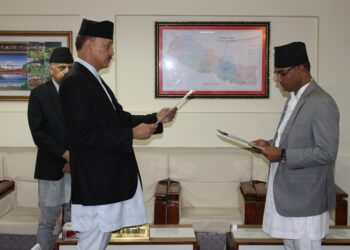राष्ट्र बैंकको सञ्चालक डा. कृष्णहरि पुस्करले लिए सपथ