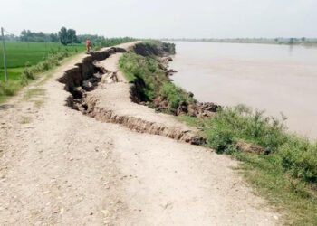 राप्ती तटीय क्षेत्रका बासिन्दा सधैँ बाढीको त्रासमा