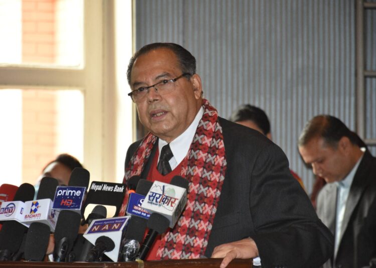 एमाले पार्टीभित्र विस्फोट हुने : नेता झलनाथ खनाल