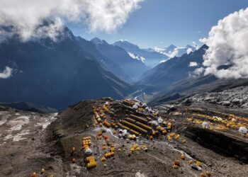 नेपालका हिमाल आरोहणका लागि तीन सय ३९ जनाले लिए अनुमति