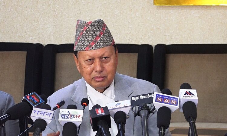 चिकित्सकहरुलाई आन्दोलन फिर्ता लिन स्वास्थ्यमन्त्रीकाे आग्रह