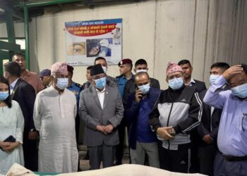 प्रधानमन्त्री, सभामुख र एमाले अध्यक्ष पुगे शिक्षण अस्पताल