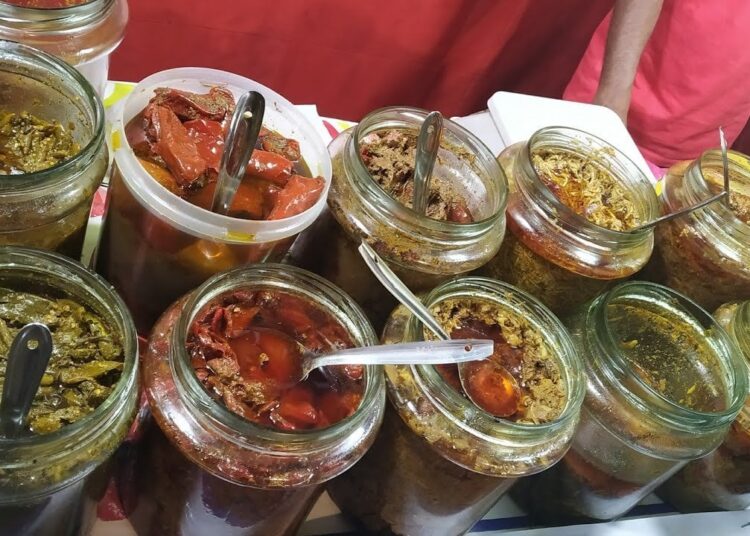 पर्यटकलाई कोसेलीसँगै आम्दानीको स्रोत बन्यो अचार