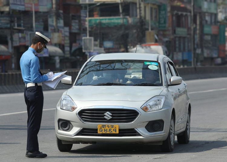 ट्राफिक नियम उल्लंघनविरुद्ध उपत्यकामा कारबाही अभियान तीब्र