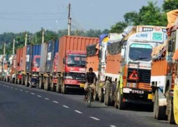 वीरगञ्ज भन्सारमा राजस्व छलीका दर्जनौं ट्रक, कारबाही गर्न आलटाल