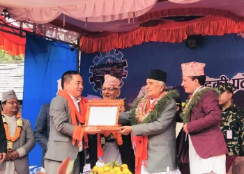 राष्ट्रपतिद्वारा प्रभु बैंकका सिइओ शेरचन सम्मानित