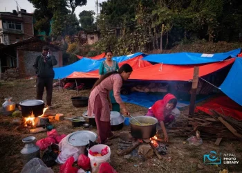 त्रिपालमै बसेका ३२ भूकम्पपीडितको मृत्यु