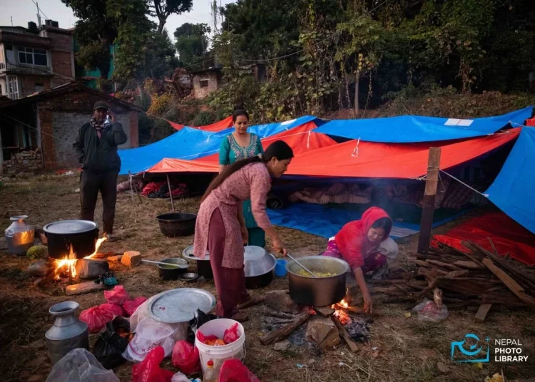 त्रिपालमै बसेका ३२ भूकम्पपीडितको मृत्यु