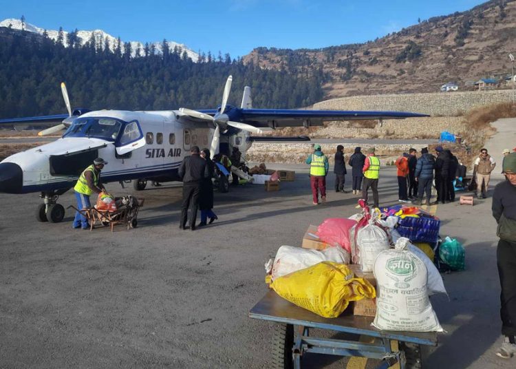 हुम्लाबाट हवाईमार्ग हुँदै बाहिरिने यात्रुको सङ्ख्या बढे