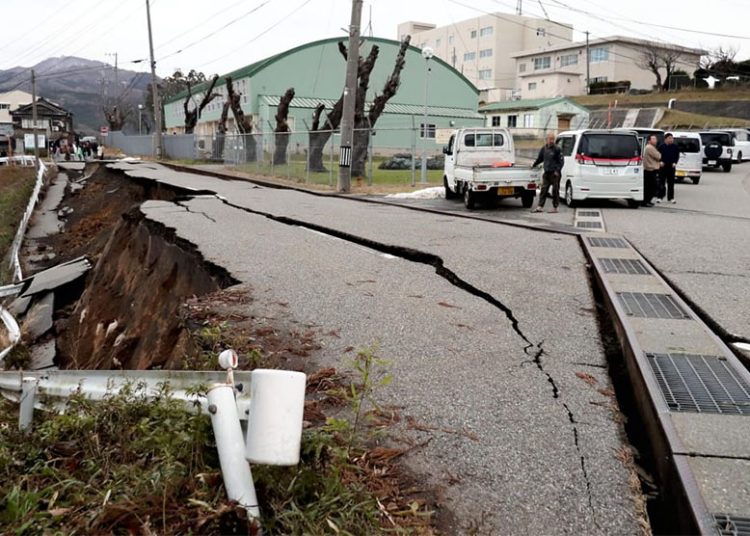 जापानमा  सुनामी जाने चेतावनी
