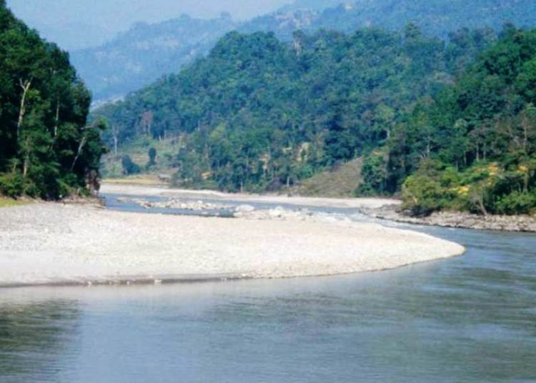 सातटार बस्तीमा पुगेपछि वर्षौदेखिको पानीको समस्या हट्याे