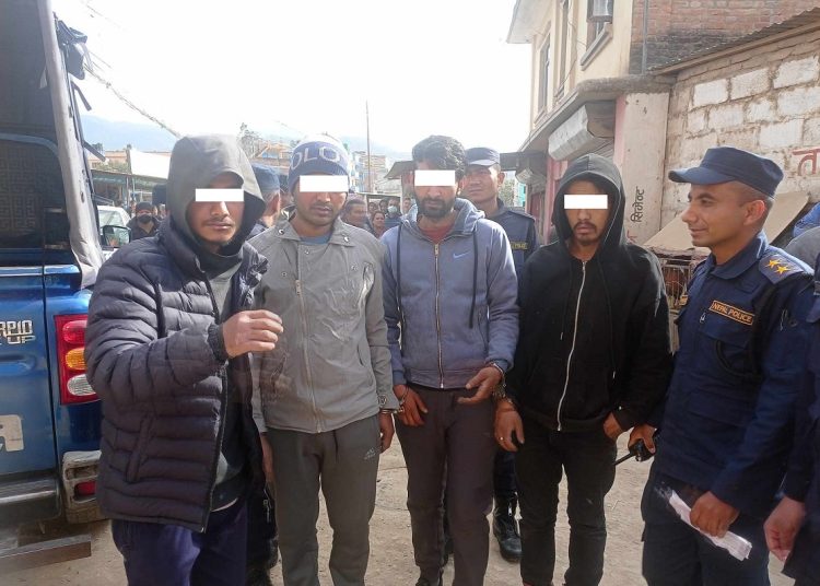 ब्राउन सुगरसहित चार पक्राउ
