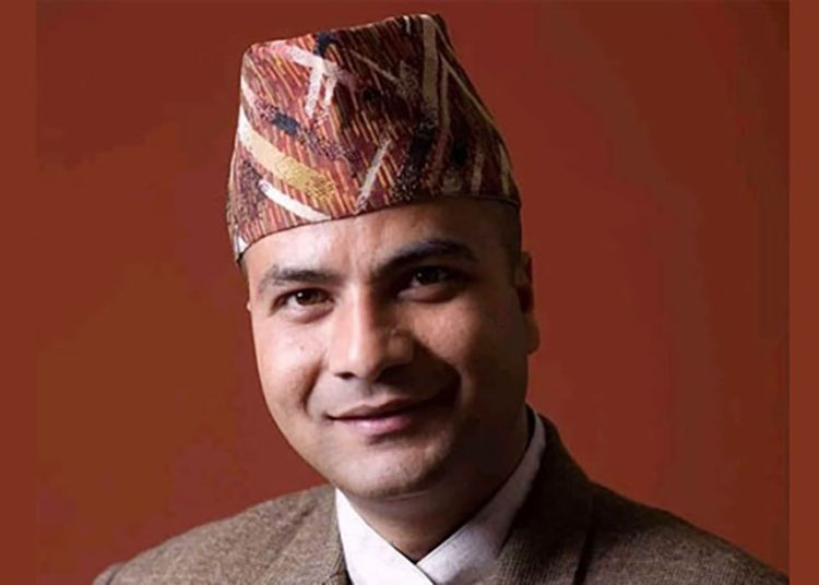 प्रभु बैंकका नायब प्रमुख कार्यकारी अधिकृत मनोज न्यौपाने पक्राउ