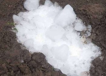 राैतहटमा अकाशबाट झरे बरफ !