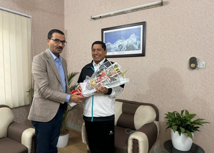 एनआरएनए : आरके शर्माले भेटे परराष्ट्रमन्त्रीलाई