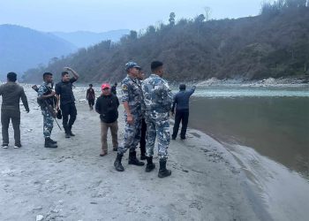सुनकोशी नदीमा बेपत्ता बालबालिको खोजी गोताखोर परिचालन