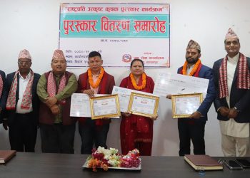क्रियाशील तीन अगुवा कृषक पुरस्कृत