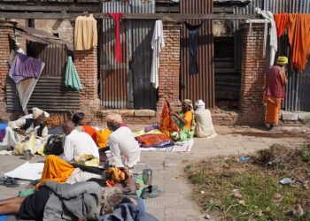 पशुपति मन्दिरमा जोगीहरुको चहलपहल बढ्याे