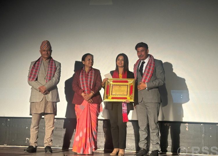 महिला चलचित्रकर्मी सम्मानित