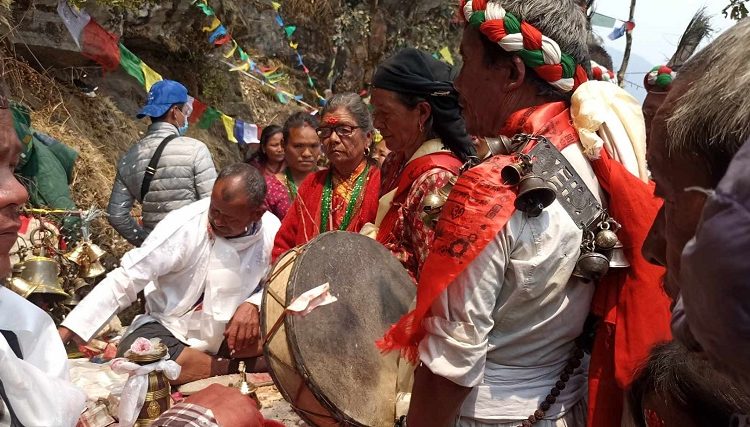 नयाँ बर्षको दिन नुवाकोटमा माङ्चेभुमे जात्रा