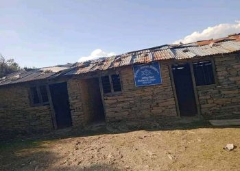 जीर्ण भवनभित्र कहालीलाग्दो पठनपाठन