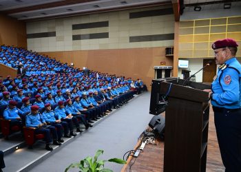 चार जना वरिष्ठ प्रहरी अधिकृतहरू दर्ज्यानी चिन्हद्वारा सुशोभित