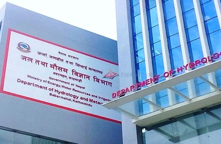 निरन्तर गर्मी बढ्दै