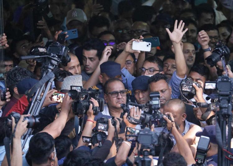सिरोहियालाई लिएर प्रहरी टोली राति नै धनुषातर्फ