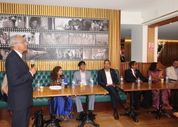 प्रा  सूर्य सुवेदीको जीवनी  लन्डनमा  विमोचन   