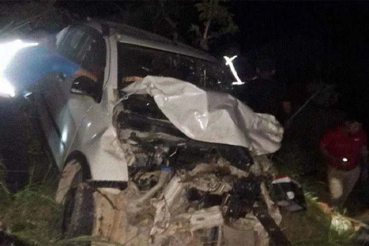 कार पल्टिँदा दुई जना घाइते हुँदा तीन जनाकाे निधन