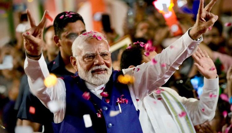 भारतकी राष्ट्रपति मुर्मुले  मोदीलाई तेस्रो पटक प्रधानमन्त्रीको शपथ खुवाइन्