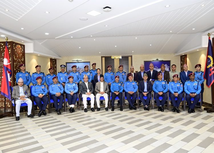 गृहमन्त्री रमेश लेखकद्वारा नेपाल प्रहरी प्रधान कार्यालयको निरीक्षण तथा निर्देशन