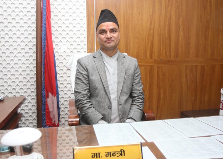 गंगालाल हृदय केन्द्रलाई ५ सय शय्याको बनाउने जनसङ्ख्या मन्त्री पौडेलको प्रतिवद्धता