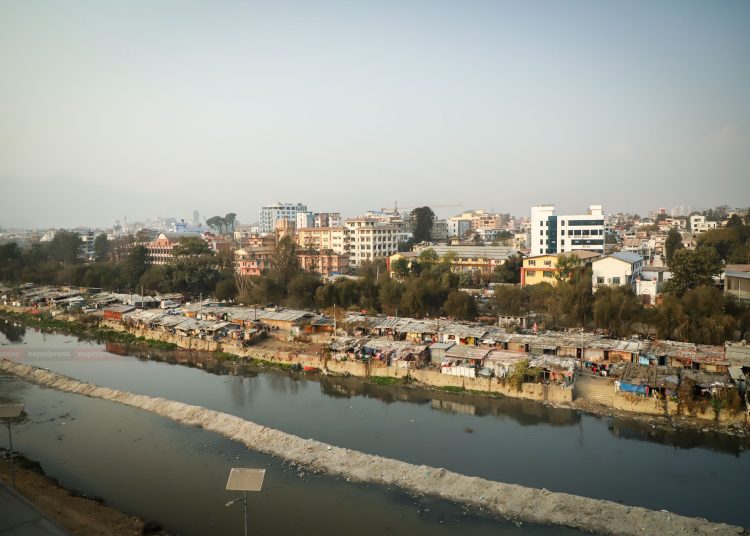 वास्तविक सुकुम्बासीलाई स्थानान्तरण गरी जग्गा खाली गर्न सर्वोच्चकाे आदेश