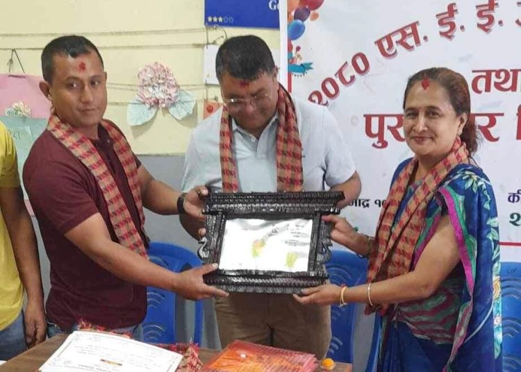 कीर्तिपुर माध्यामिक विद्यालयबाट एस. ई.ई उत्तीर्ण विद्यार्थीहरु पुरस्कृत