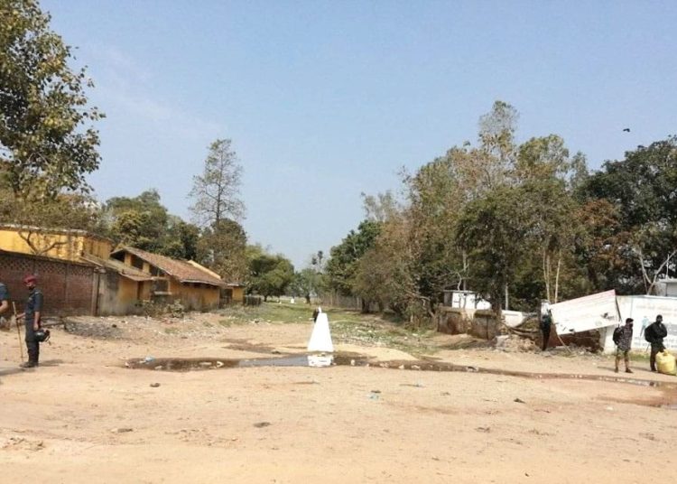 दशगजामा भारतीयले बाटो खन्न थालेपछि