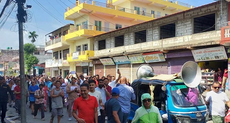 कर वृद्धि विरोधमा हेटौंडाका व्यवसाय बन्द