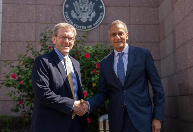 नेपाल आइपुगे अमेरिकी उप–विदेशमन्त्री रिचार्ड वर्मा