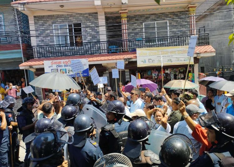 रवि लामिछानेलाई कालोझण्डा