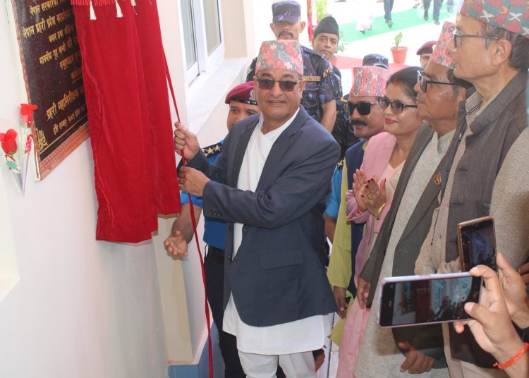 गृहमन्त्री रमेश लेखकबाट नवनिर्मित भवनहरू उद्‍घाटन