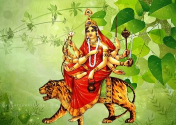 नवदुर्गामध्येकी तेस्रो देवी चन्द्रघण्टाले हातमा चन्द्रमाको आधार