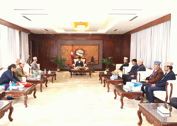 सूचना दिने काममा सरकार र आयोगबीच सहकार्य हुनुपर्छ : प्रम ओली